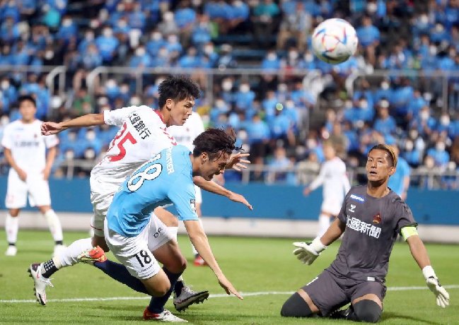 Soi kèo châu Á Yokohama FC vs Sagan Tosu, 16h30 ngày 3/6