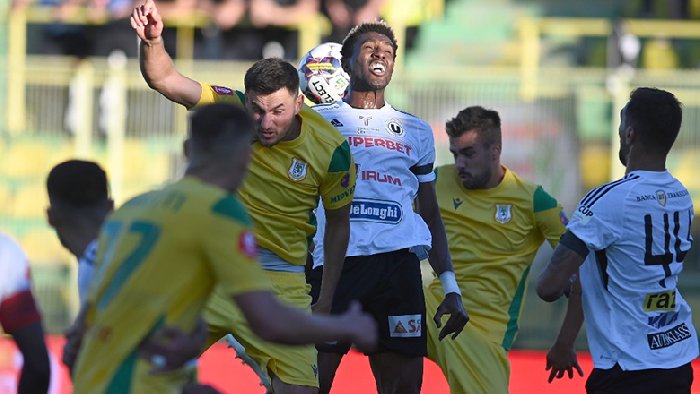 Nhận định Universitatea Cluj vs Mioveni, 22h00 ngày 10/2: Khách thăng hoa