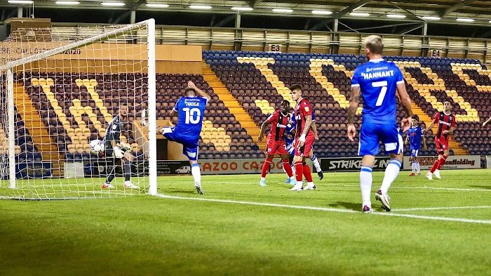 Soi kèo thơm Gillingham vs Colchester United, 01h45 ngày 12/10: Vị khách khó chơi