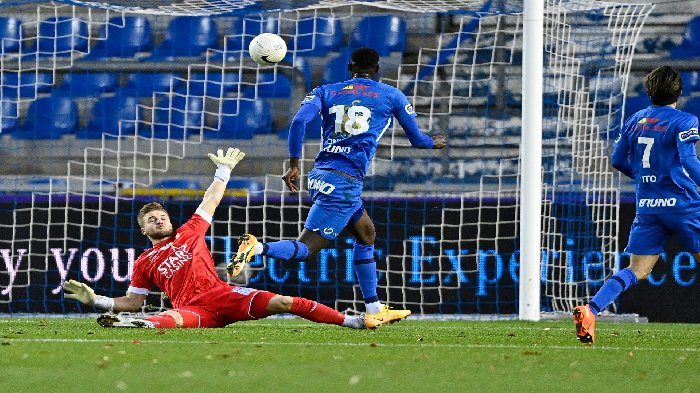 Soi kèo thơm Genk vs Royal Antwerp, 19h30 ngày 12/2: Tái hiện bất ngờ