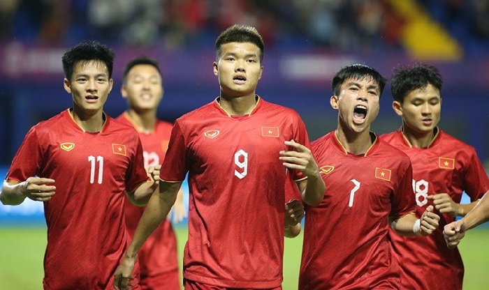 Nhận định Việt Nam vs Hồng Kông, 19h30 ngày 15/6: Rồng vàng bay cao