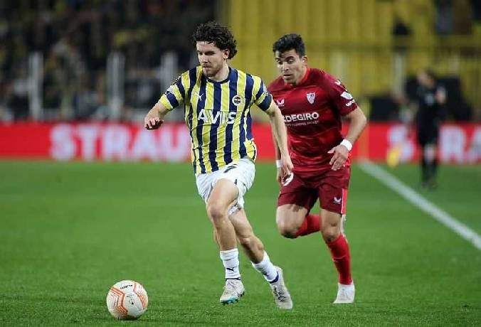 Soi kèo phạt góc FC Twente vs Fenerbahce, 00h00 ngày 1/9		